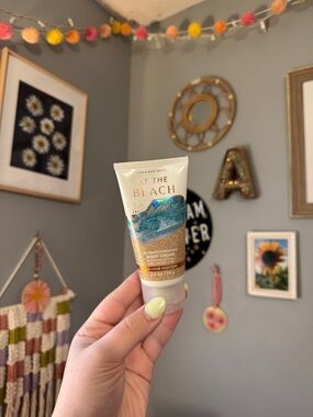Bath & Body Works At The Beach Body Cream - White/Gold/Blue